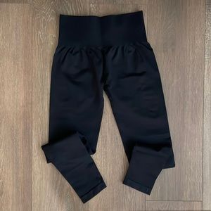 NVGTN black solid seamless leggings, size small